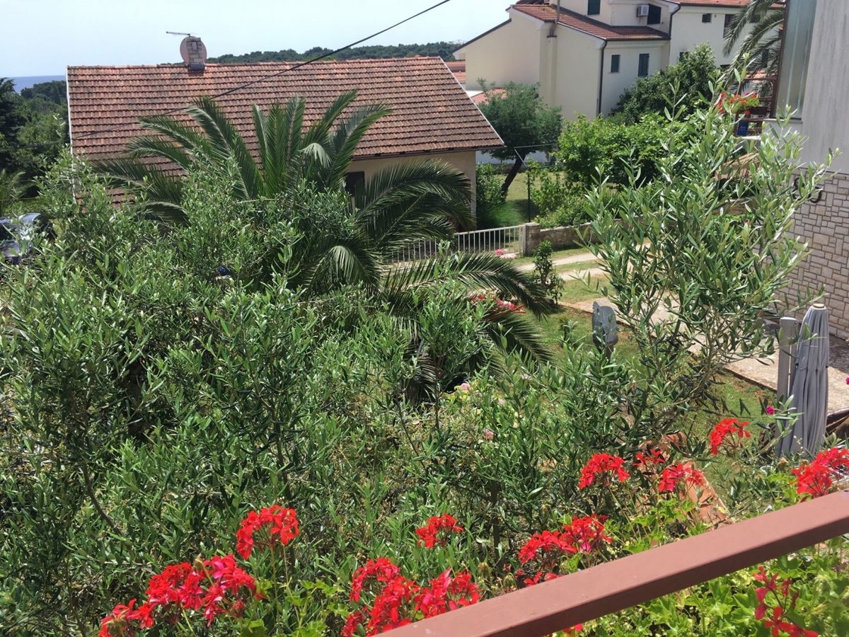ISTRA, PREMANTURA - Apartma s teraso 500 metrov od morja!