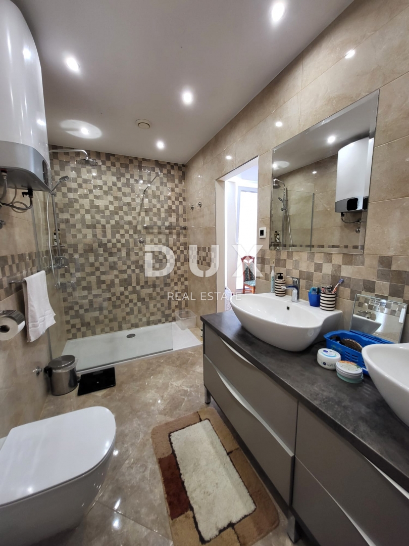 PRIVLAKA, ZADAR - EKSKLUZIVNA PRILOŽNOST - Apartma v 1. vrsti do morja!