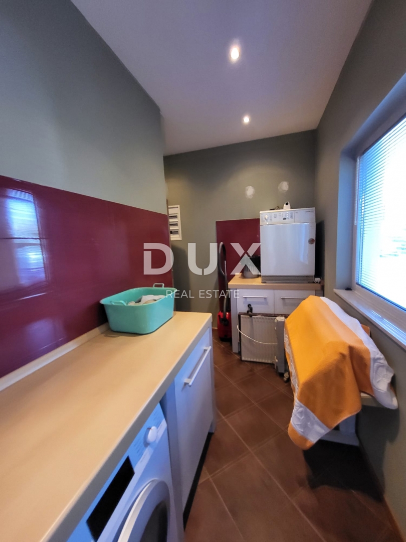 PRIVLAKA, ZADAR - EKSKLUZIVNA PRILOŽNOST - Apartma v 1. vrsti do morja!