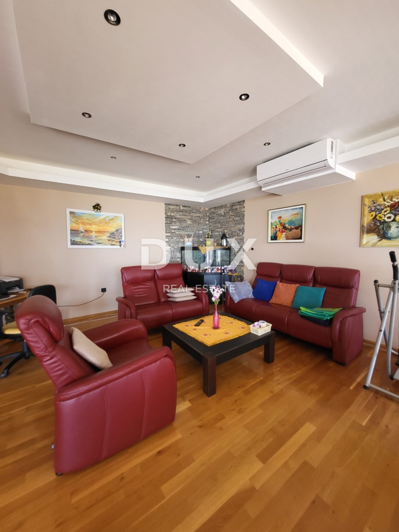 PRIVLAKA, ZADAR - EKSKLUZIVNA PRILOŽNOST - Apartma v 1. vrsti do morja!