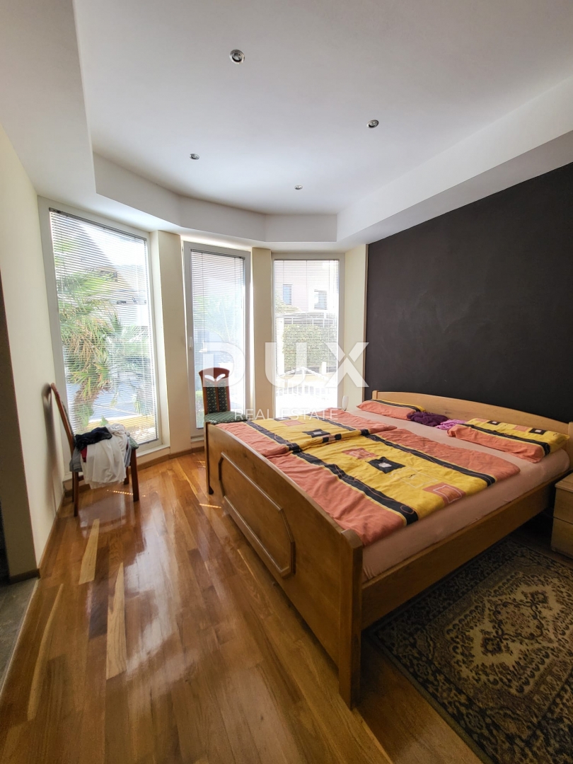 PRIVLAKA, ZADAR - EKSKLUZIVNA PRILOŽNOST - Apartma v 1. vrsti do morja!