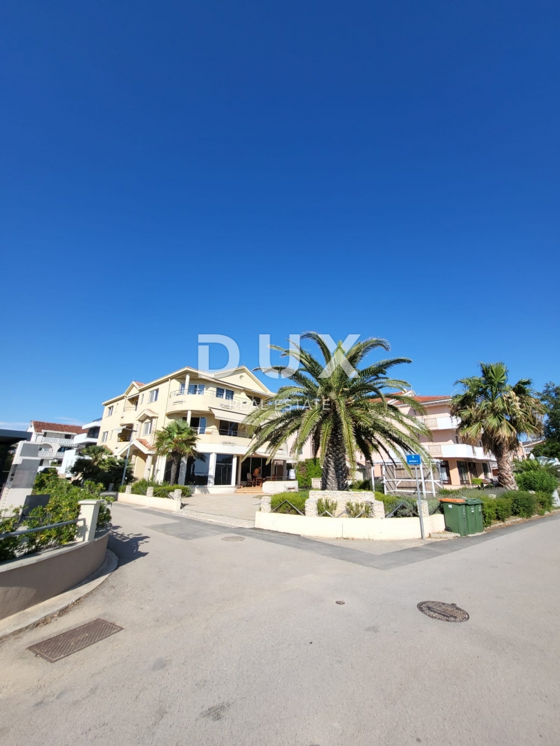 PRIVLAKA, ZADAR - EKSKLUZIVNA PRILOŽNOST - Apartma v 1. vrsti do morja!