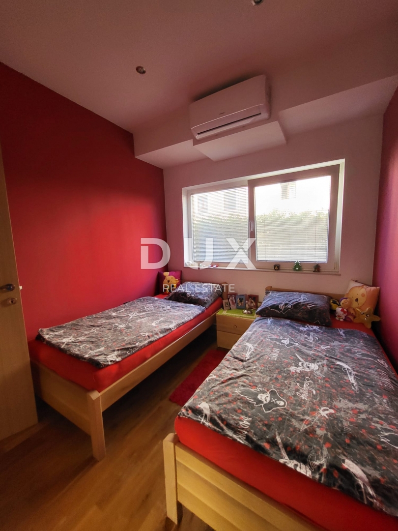 PRIVLAKA, ZADAR - EKSKLUZIVNA PRILOŽNOST - Apartma v 1. vrsti do morja!