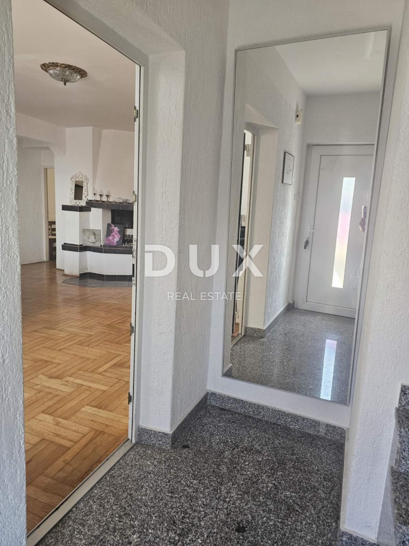 RIJEKA, ŠKURINJE - Stanovanje z dvema ločenima stanovanjema s kar 5 spalnicami