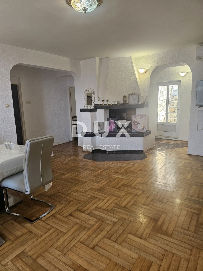 RIJEKA, ŠKURINJE - Stanovanje z dvema ločenima stanovanjema s kar 5 spalnicami