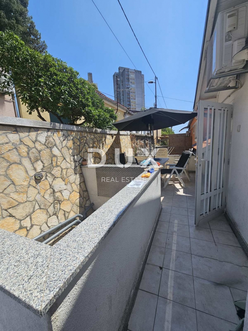 RIJEKA, ŠKURINJE - Stanovanje z dvema ločenima stanovanjema s kar 5 spalnicami