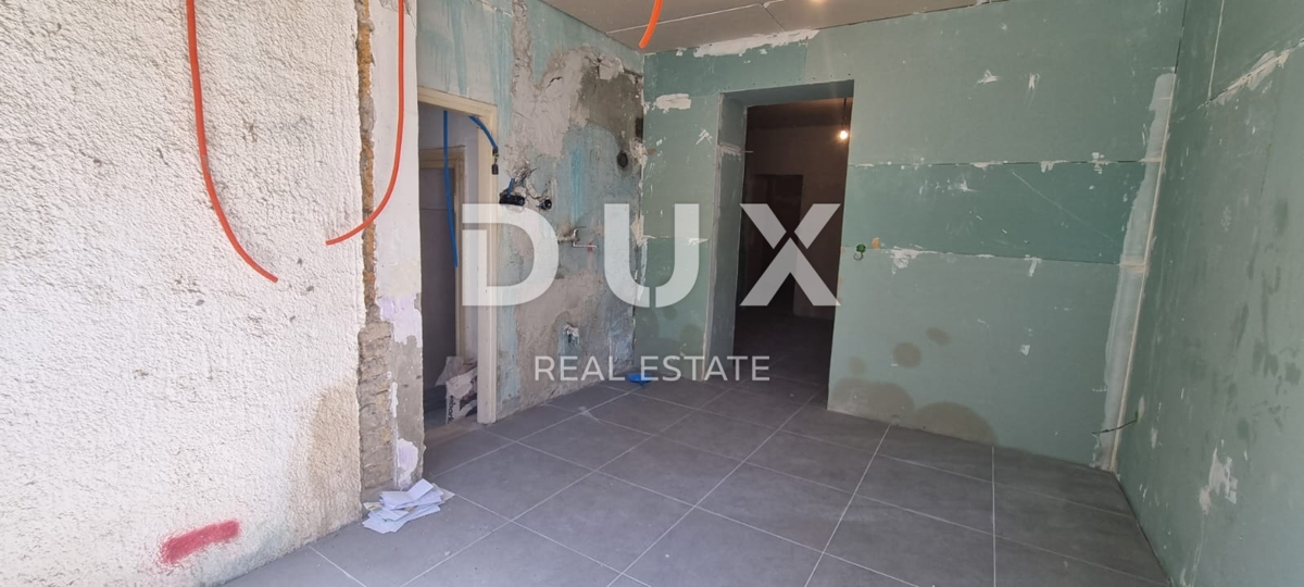 ISTRA, Pula - Ekskluzivno! Stanovanje za adaptacijo v centru!