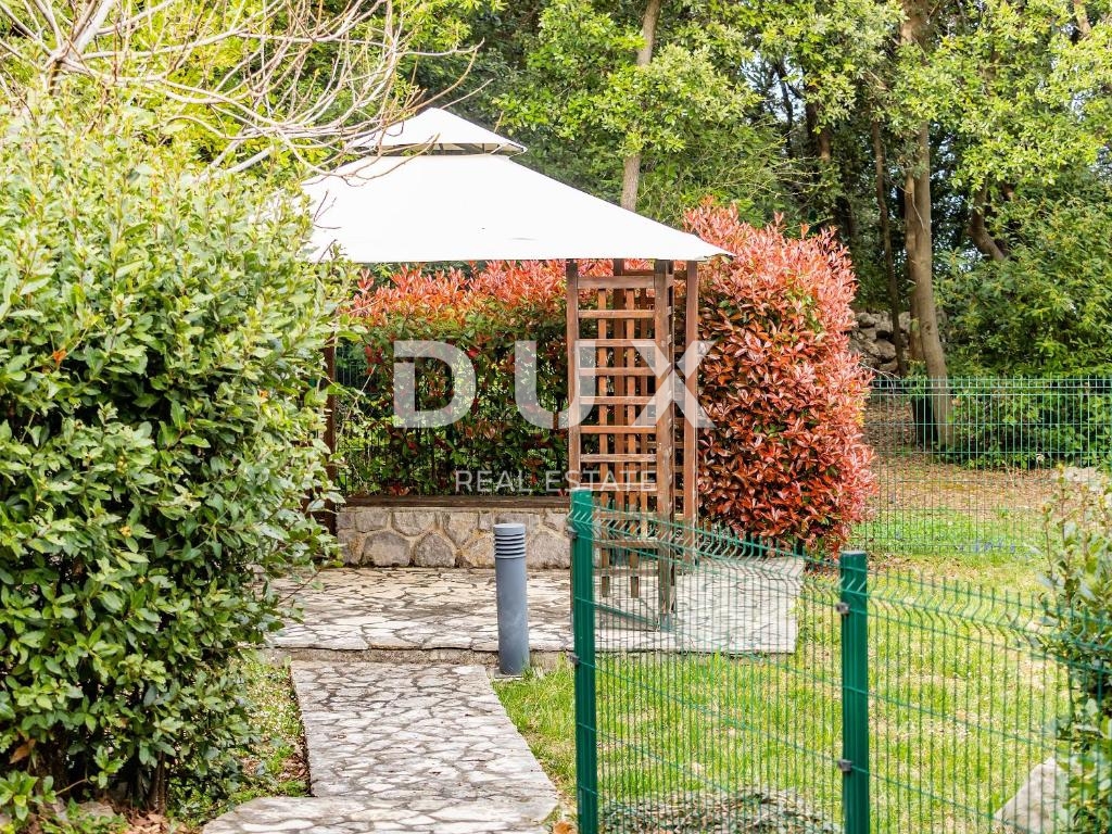 OPATIJA, MOŠĆENIČKA DRAGA - Naložbeni biser: Vila na samem, prva vrsta do morja