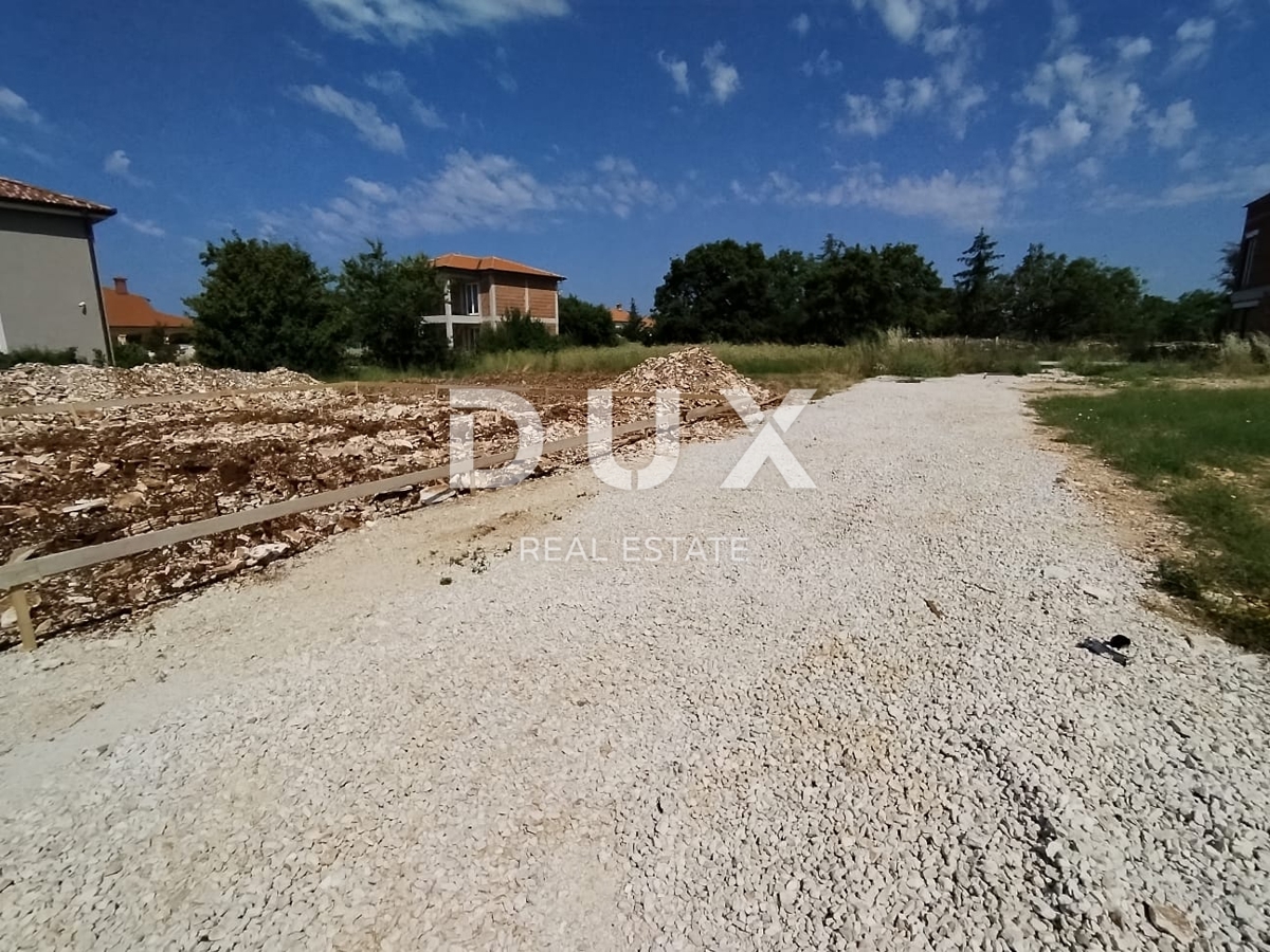 ISTRA, KANFANAR - Moderna hiša 195 m2 z bazenom v gradnji!
