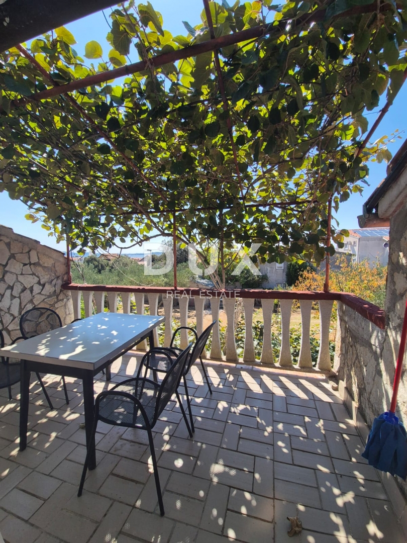 BIBINJE, ZADAR - PRILOŽNOST! Intimna zelena oaza s 7 apartmaji!