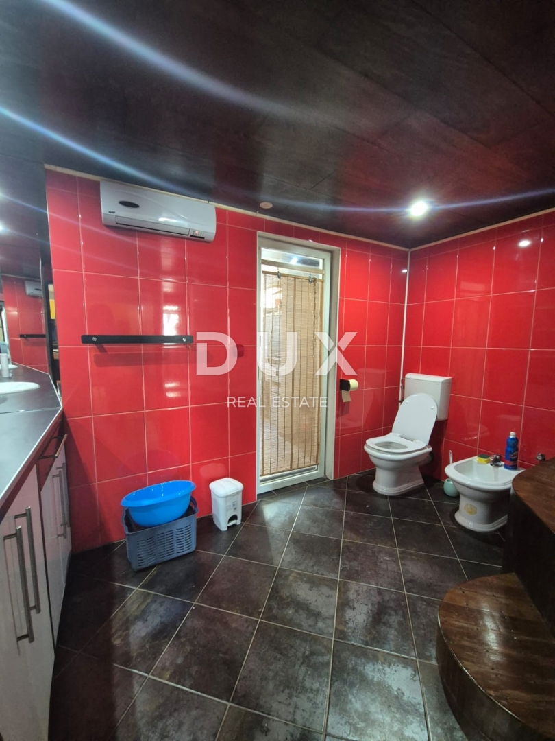 BIBINJE, ZADAR - PRILOŽNOST! Intimna zelena oaza s 7 apartmaji!