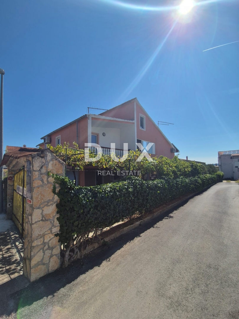 BIBINJE, ZADAR - PRILOŽNOST! Intimna zelena oaza s 7 apartmaji!