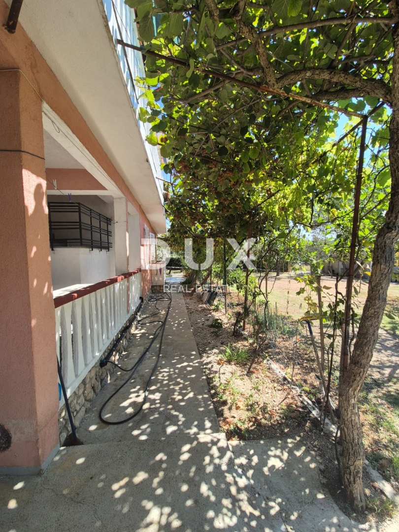 BIBINJE, ZADAR - PRILOŽNOST! Intimna zelena oaza s 7 apartmaji!