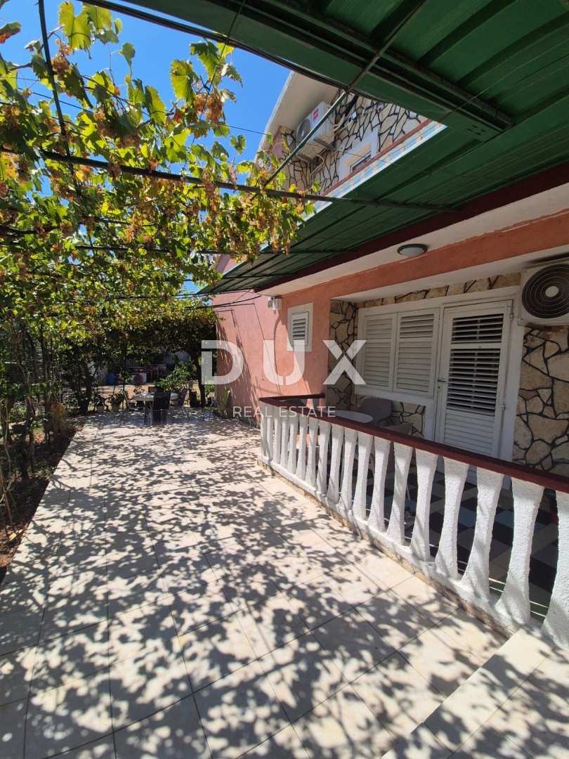 BIBINJE, ZADAR - PRILOŽNOST! Intimna zelena oaza s 7 apartmaji!