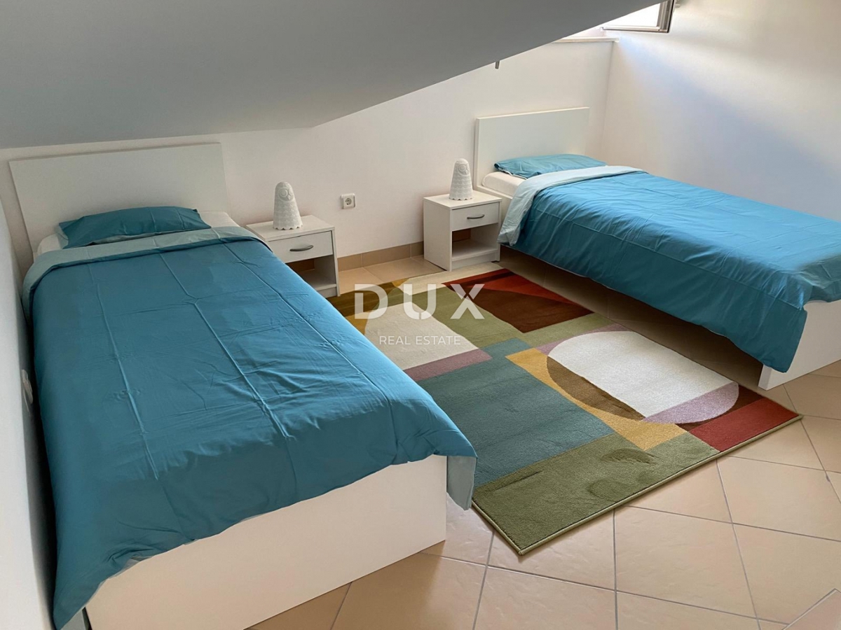 OTOK PAG, NOVALJA - PRILOŽNOST! Apartma v 1. vrsti do morja!