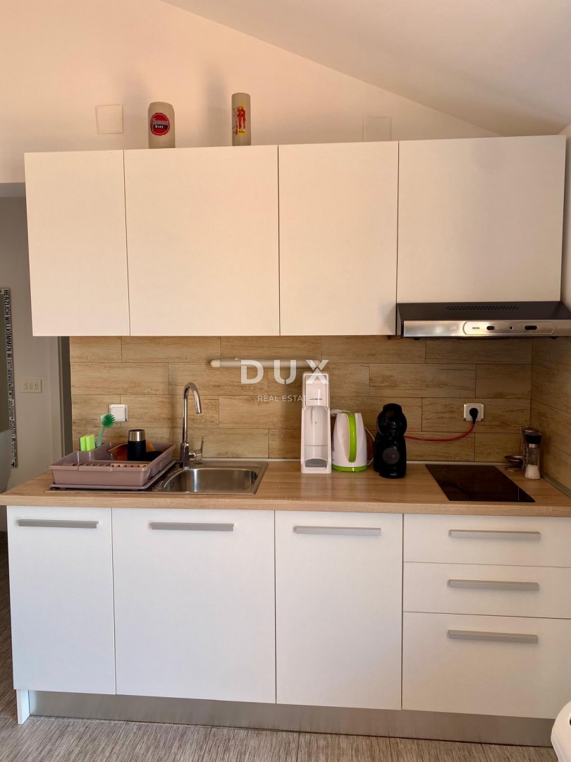 OTOK PAG, NOVALJA - PRILOŽNOST! Apartma v 1. vrsti do morja!