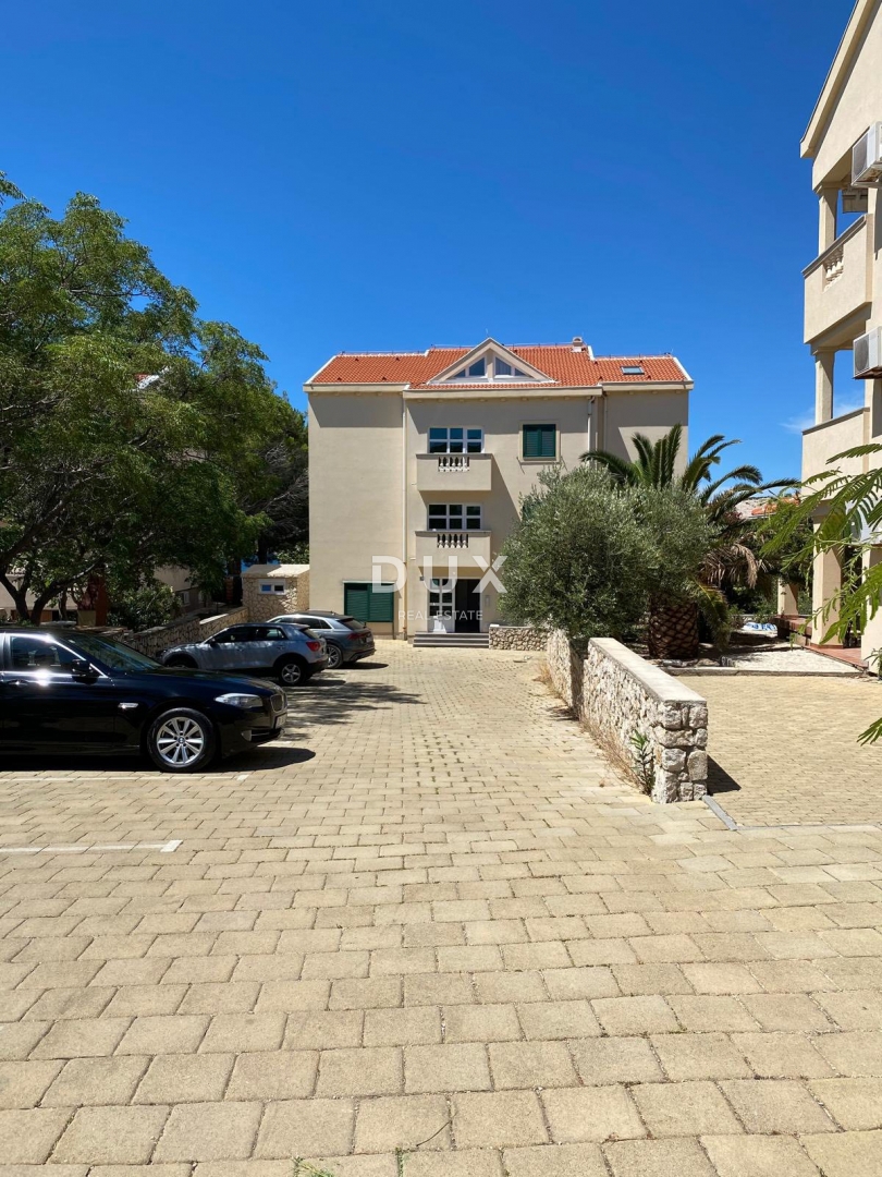 OTOK PAG, NOVALJA - PRILOŽNOST! Apartma v 1. vrsti do morja!