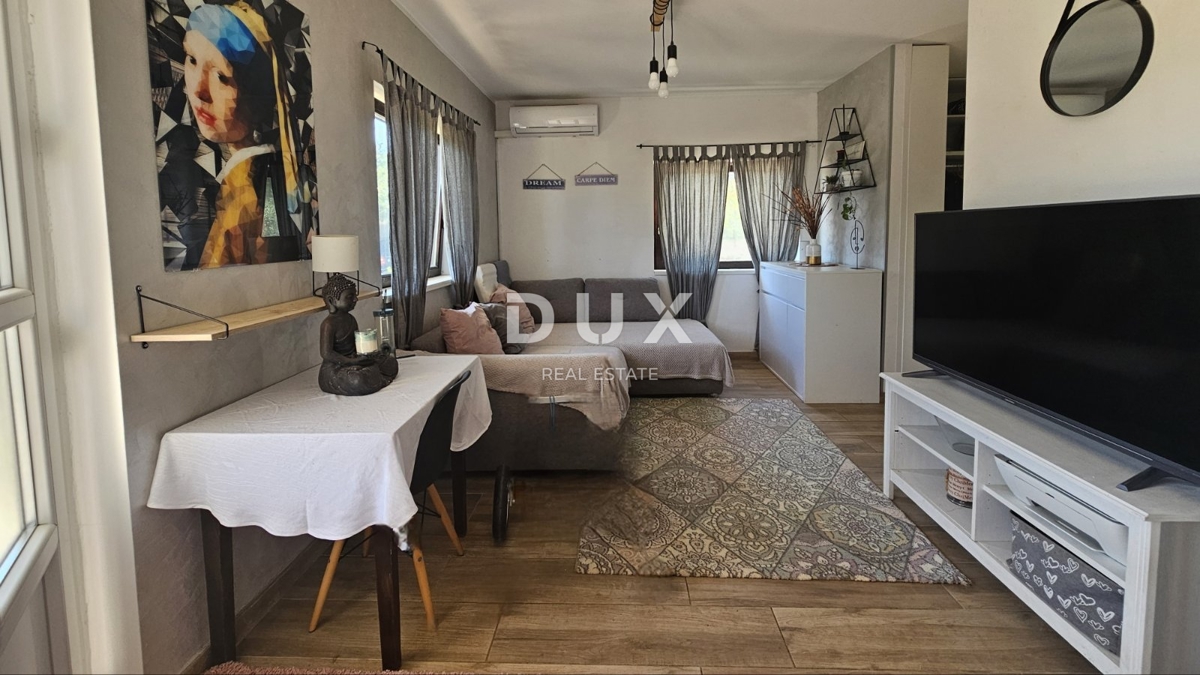 OPATIJA, IKA - Nadstropje hiše z dvema stanovanjema, zasebnim bazenom in vrtom