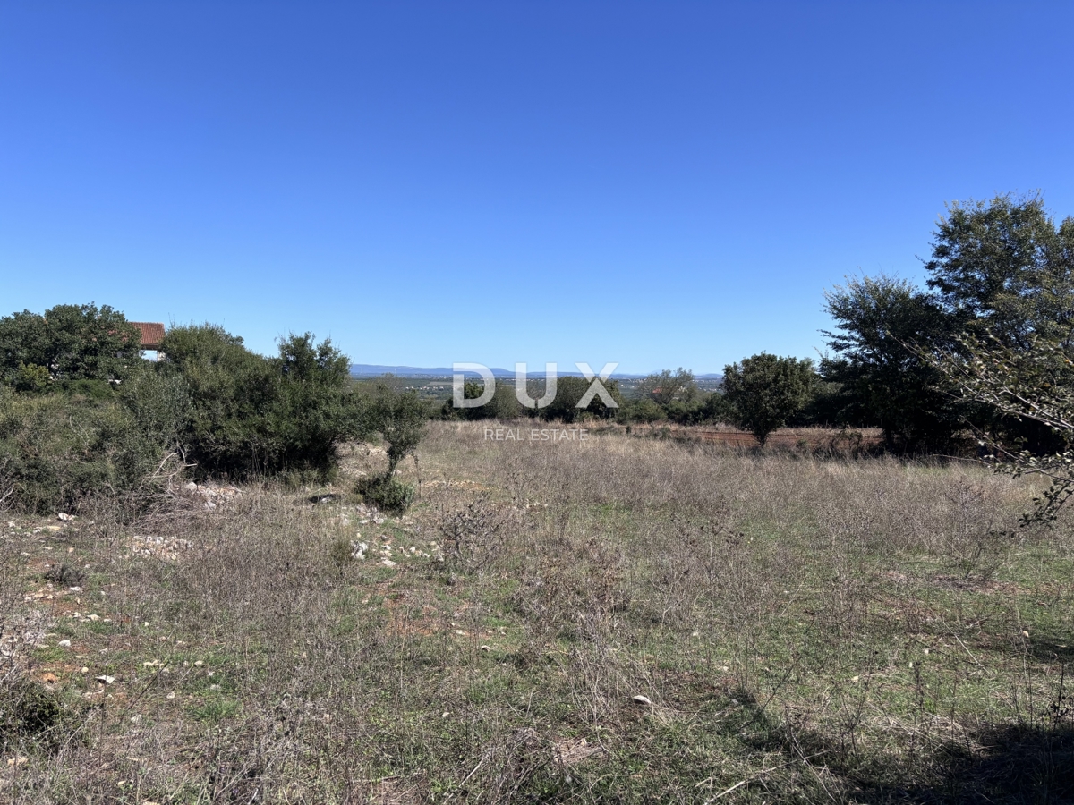 Zemljišče Donje Raštane, Sveti Filip I Jakov, 5.645m2