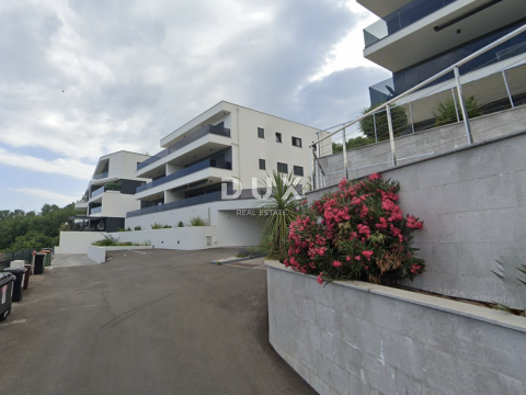 OPATIJA, CENTER - luksuzno stanovanje v novogradnji z garažo in panoramskim pogledom na morje