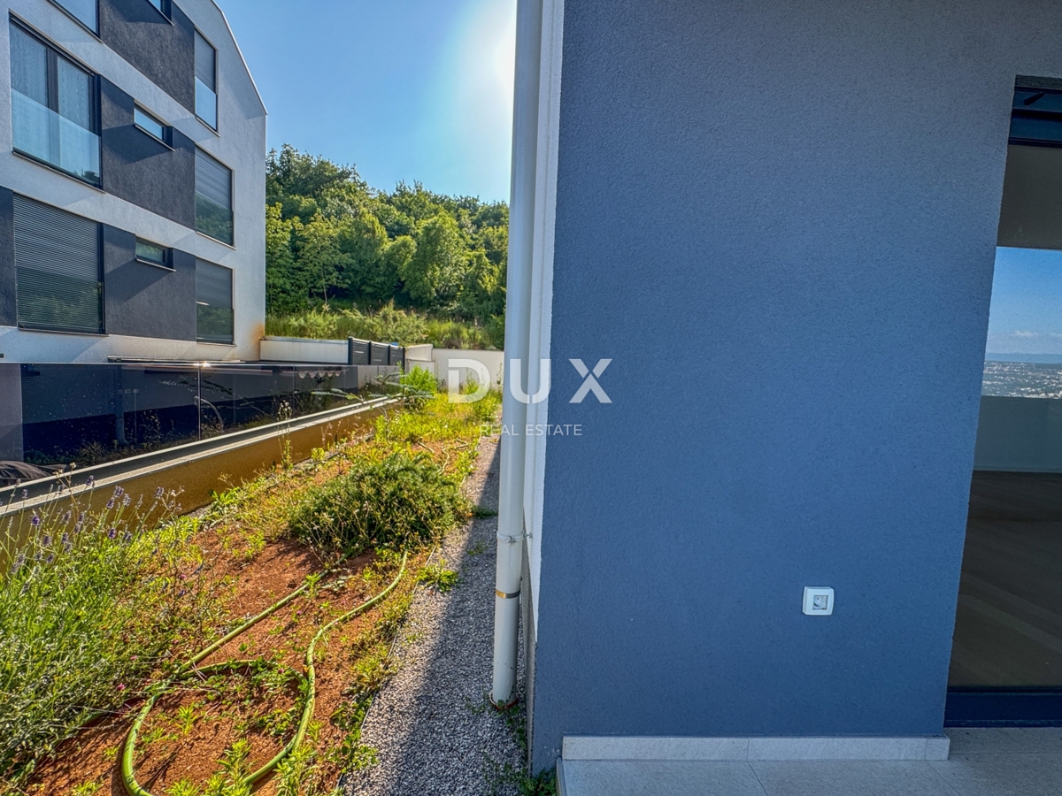 OPATIJA, CENTER - luksuzno stanovanje v novogradnji z garažo in panoramskim pogledom na morje