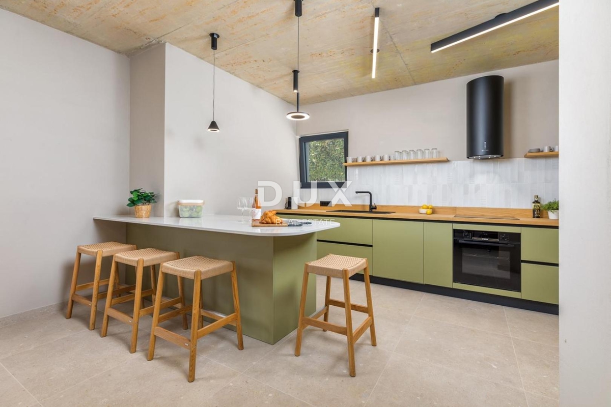 ISTRA, POREČ - Dizajnerska hiša z bazenom