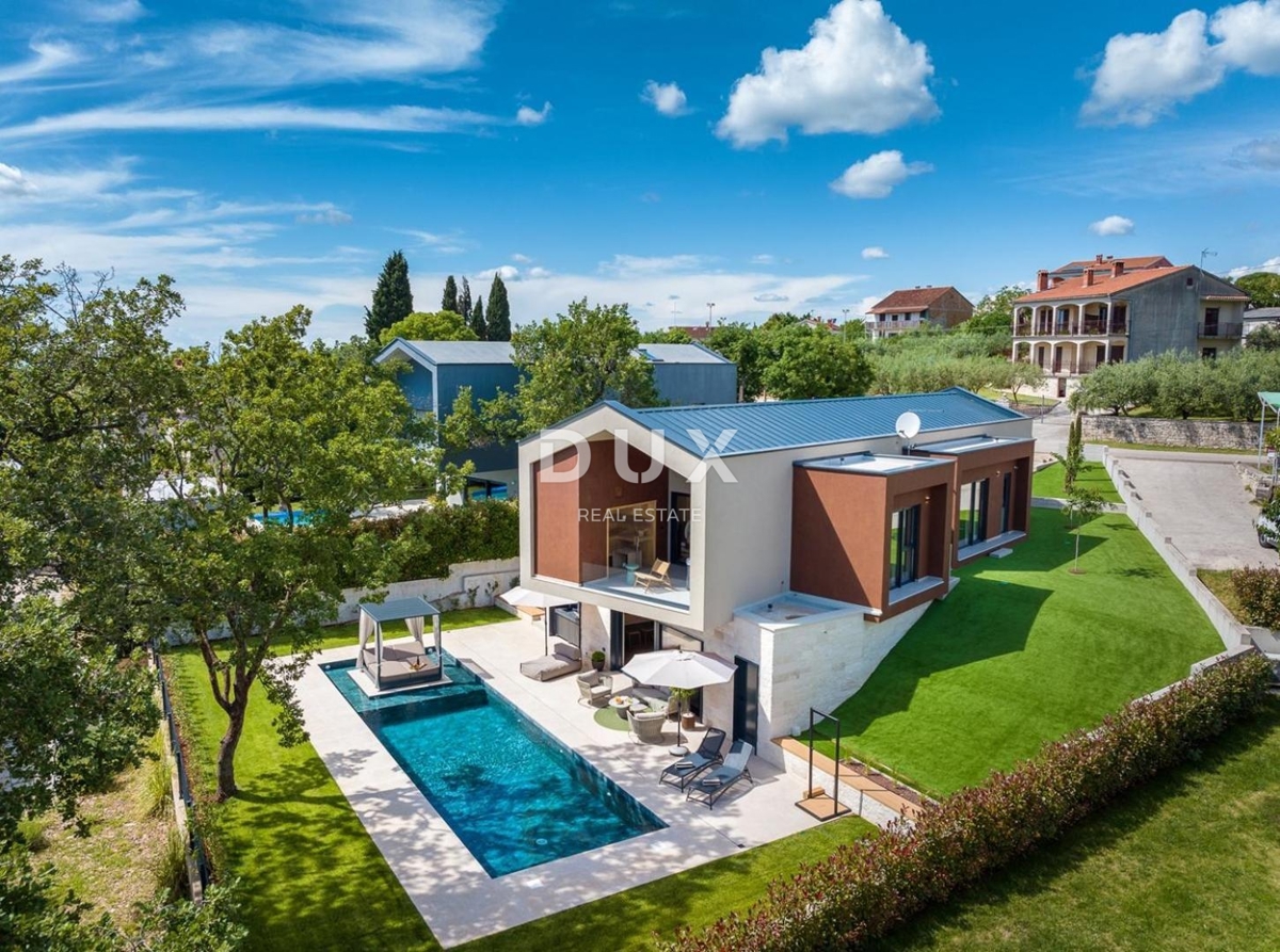 ISTRA, POREČ - Dizajnerska hiša z bazenom
