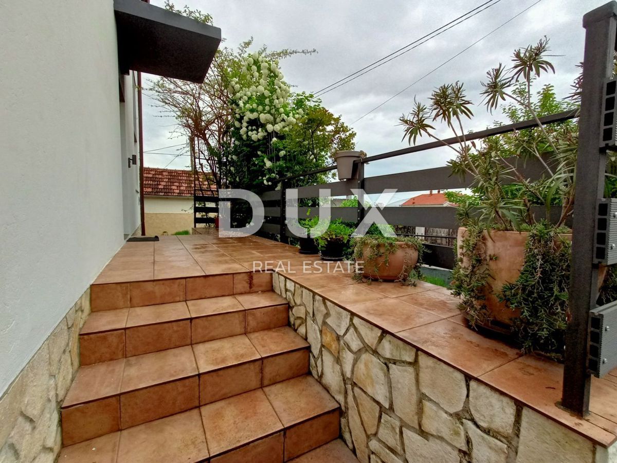 ZADAR, VIŠNJIK - Moderno urejen dvonadstropni objekt z 2 stanovanjema