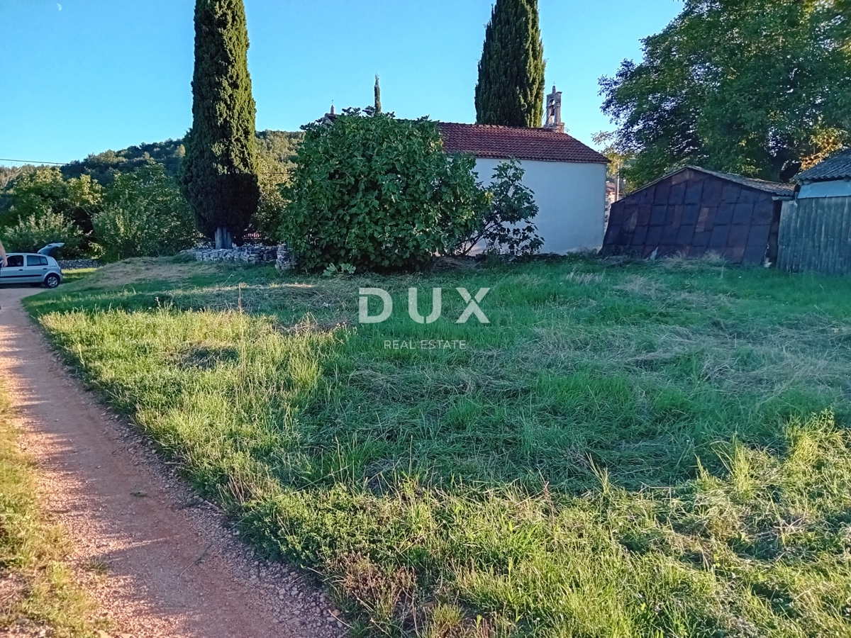 ISTRA, OPRTALJ - Gradbeno zemljišče