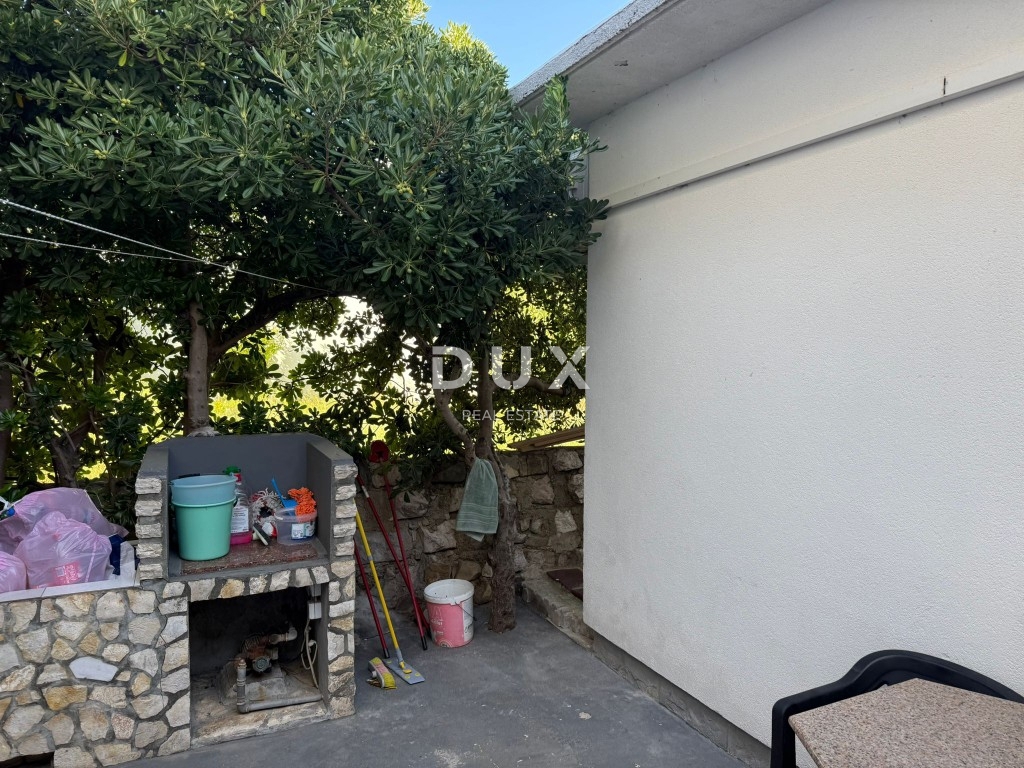 OTOK PAG, PAG - apartmajska hiša z restavracijo