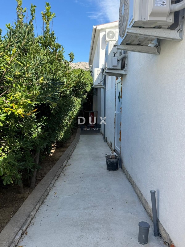 OTOK PAG, PAG - apartmajska hiša z restavracijo