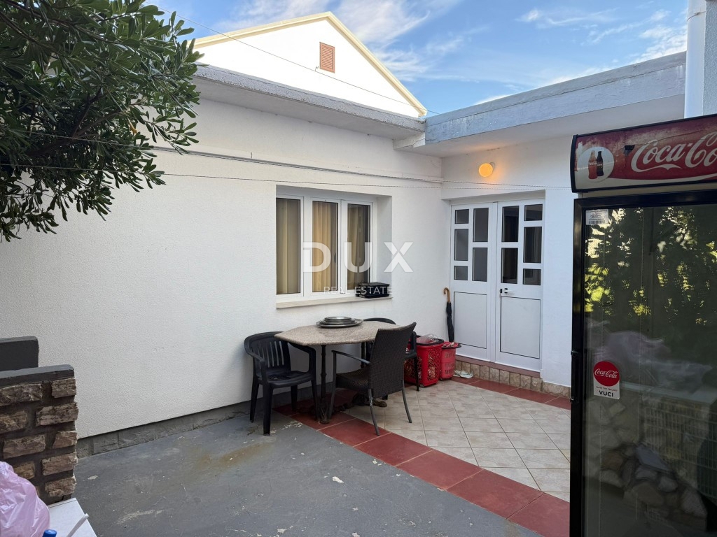 OTOK PAG, PAG - apartmajska hiša z restavracijo