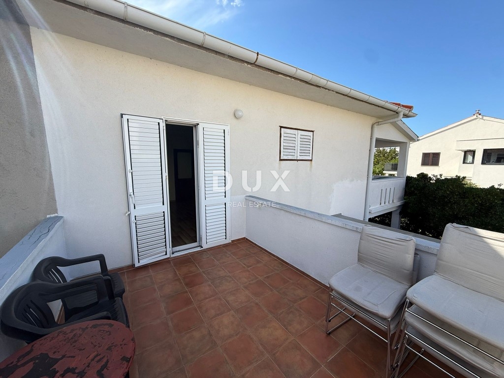 OTOK PAG, PAG - apartmajska hiša z restavracijo