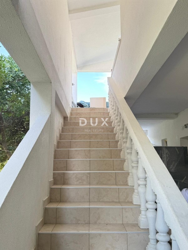 OTOK PAG, PAG - apartmajska hiša z restavracijo