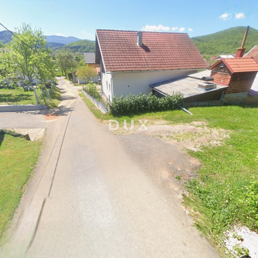 LIKA, OTOČAC, PROZOR - zemljišče 11200m2 (4000m2 stavbno + 7200m2 kmetijsko) v bližini reke Gacke 