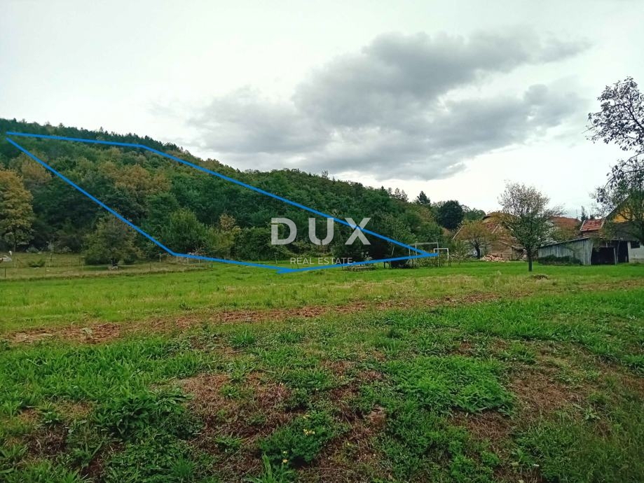 LIKA, OTOČAC, PROZOR - zemljišče 11200m2 (4000m2 stavbno + 7200m2 kmetijsko) v bližini reke Gacke 