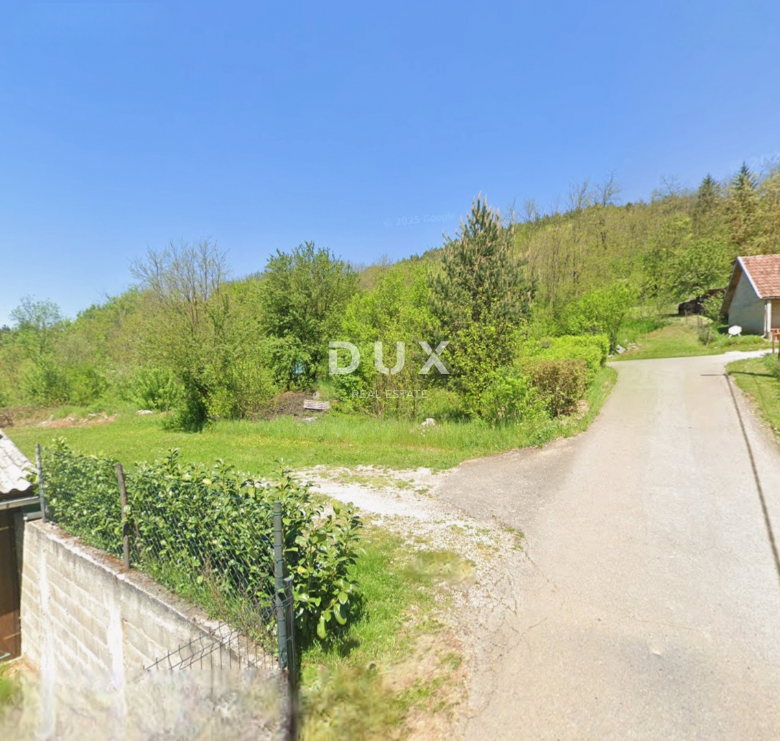 LIKA, OTOČAC, PROZOR - zemljišče 11200m2 (4000m2 stavbno + 7200m2 kmetijsko) v bližini reke Gacke 