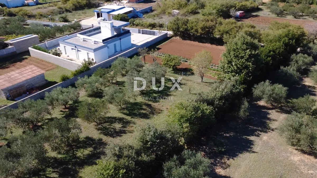 ZADAR, VRSI – Privlačno zemljišče v mirni vasi! A2