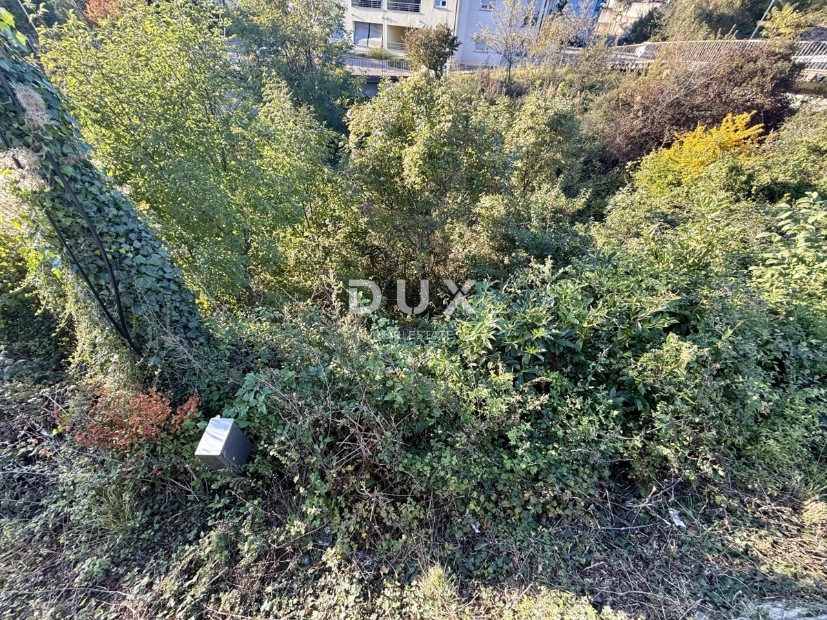 KASTAV, RUBEŠI - Gradbeno zemljišče za gradnjo družinske hiše!