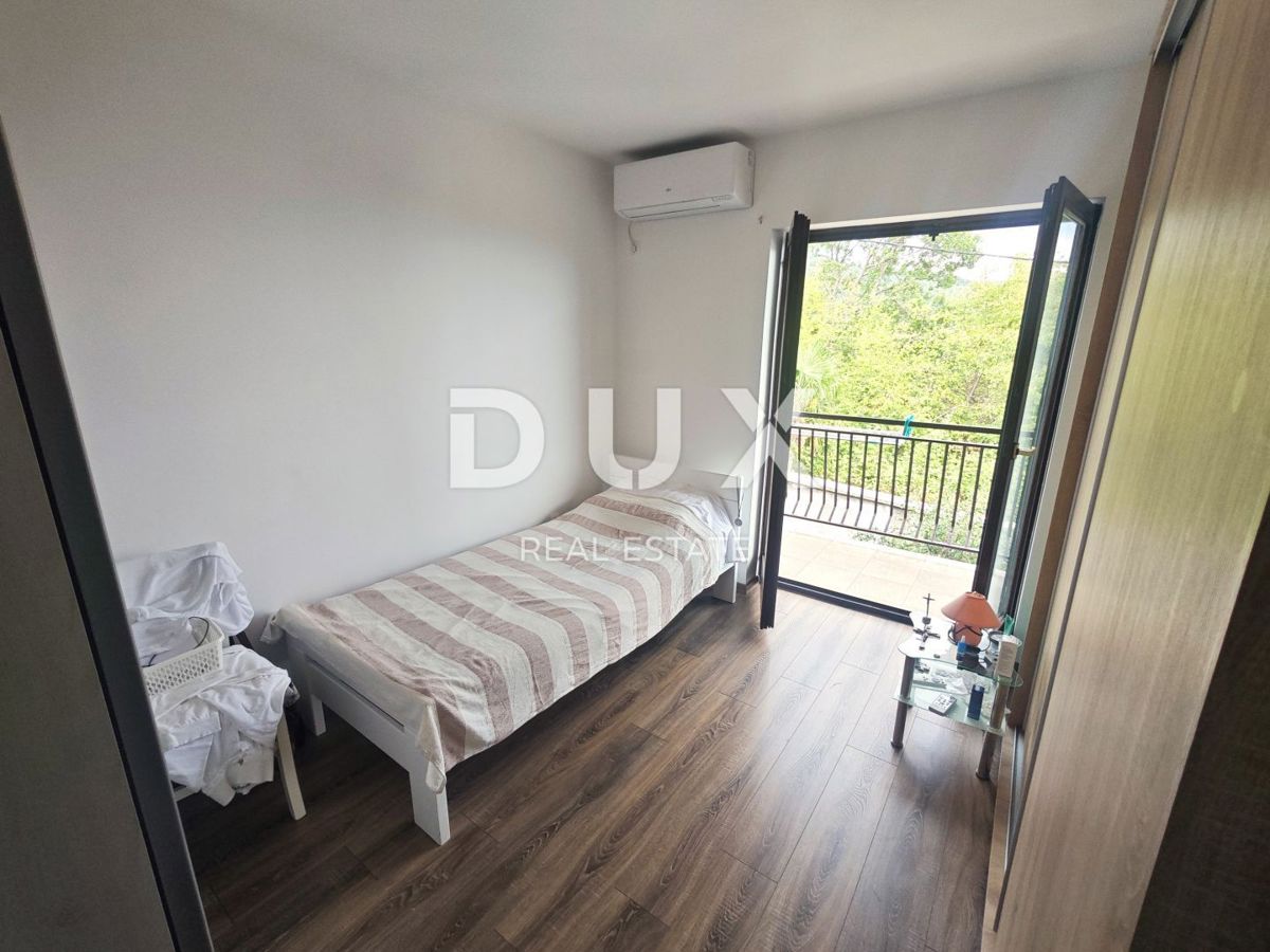 VEPRINAC - Samostojna hiša s prostornim vrtom in pogledom na morje!