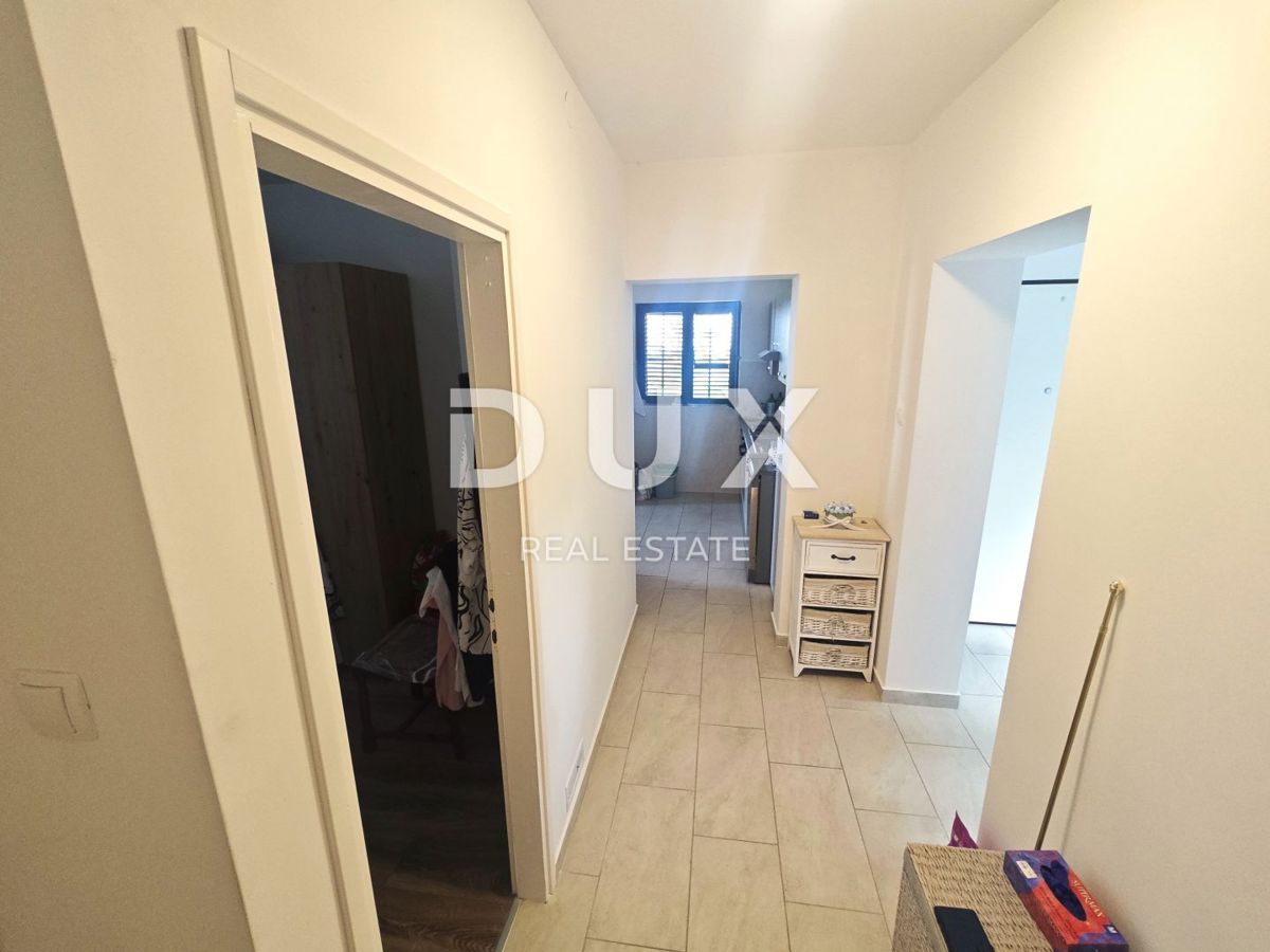 VEPRINAC - Samostojna hiša s prostornim vrtom in pogledom na morje!