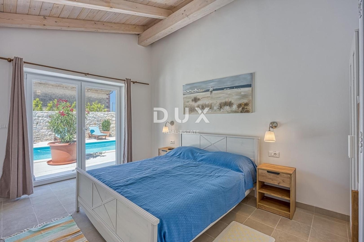 ISTRA, SVETI LOVREČ - Kamnita hiša z bazenom