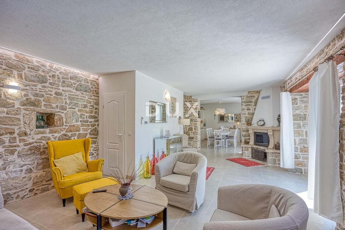 ISTRA, SVETI LOVREČ - Kamnita hiša z bazenom