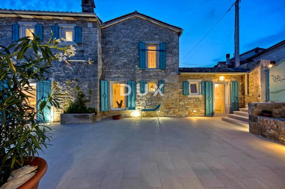 ISTRA, SVETI LOVREČ - Kamnita hiša z bazenom