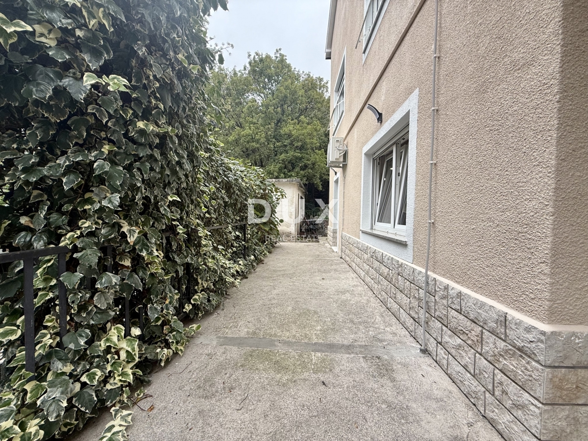 RIJEKA, S.DRAGA - Prostorno stanovanje 115 m2 z veliko teraso in žarom!