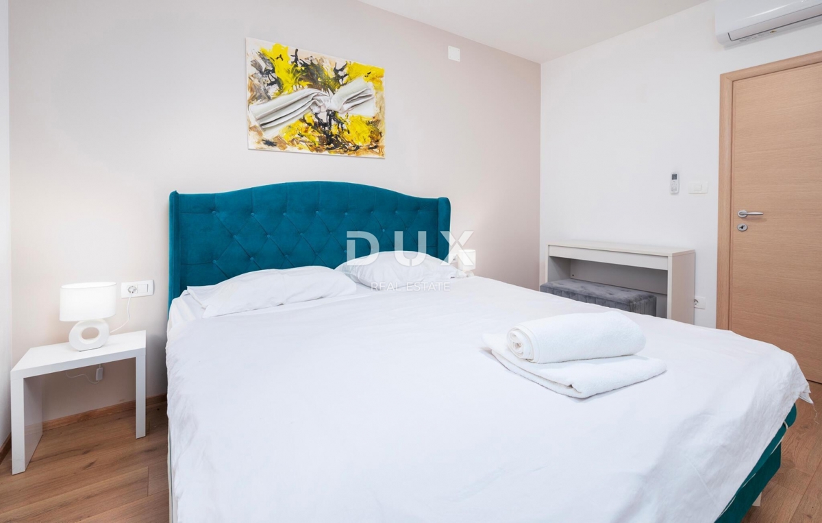 ISTRA, LABIN - Hiša z bazenom in pogledom na morje