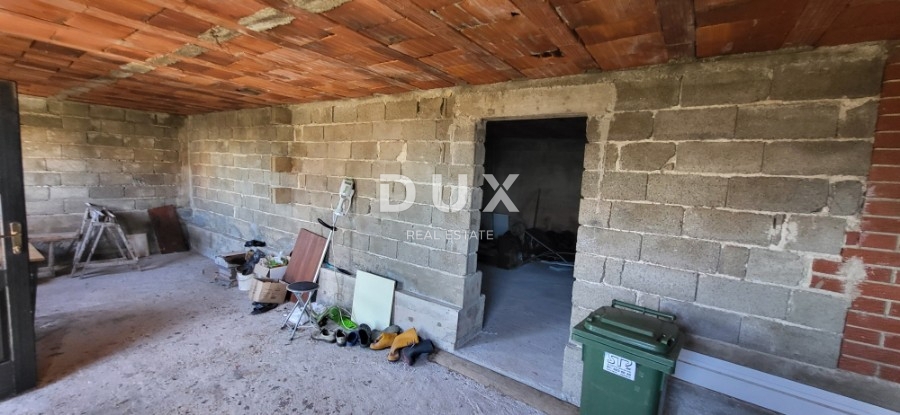 OTOK PAG, KOŠLJUN - družinska hiša ob morju