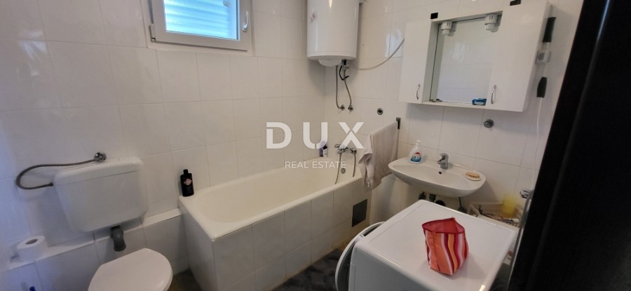 OTOK PAG, KOŠLJUN - družinska hiša ob morju