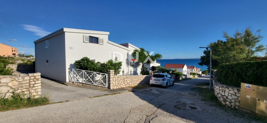 OTOK PAG, KOŠLJUN - družinska hiša ob morju