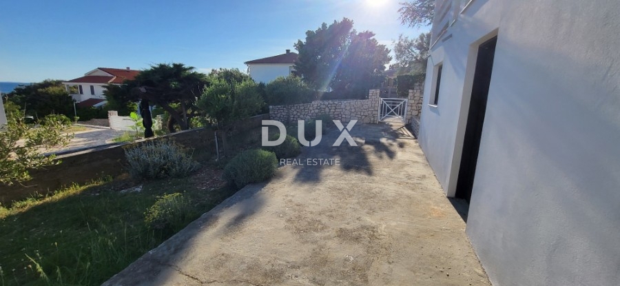 OTOK PAG, KOŠLJUN - družinska hiša ob morju